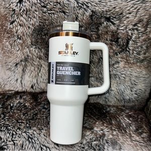 Stanley Magnolia exclusive Cream Copper Quencher NWT